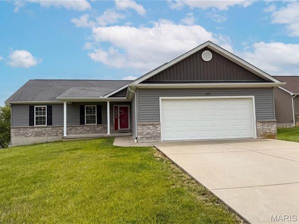 139 Palace Way Drive, Troy, MO 63379