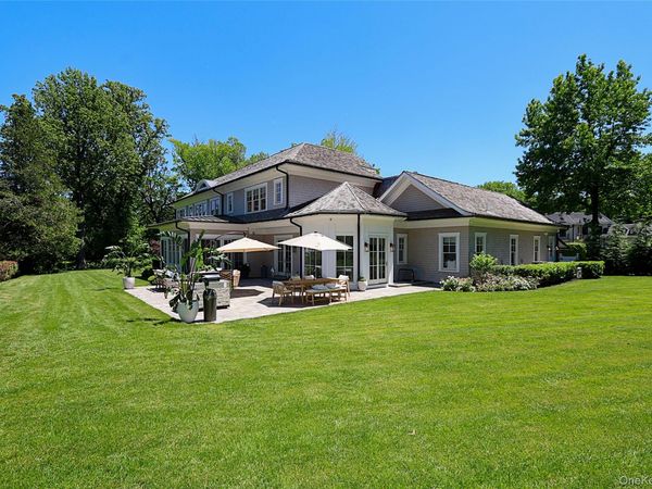 2 Pheasant Run, Kings Point, NY 11024
