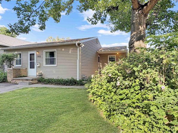 1912 Wall St, Sioux City, IA 51104