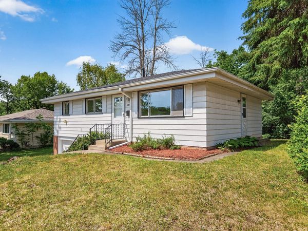 3211 Indiana Avenue N, Robbinsdale, MN 55422