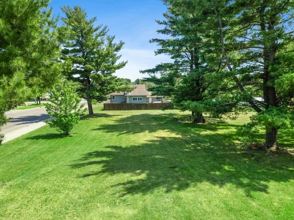 1000 W Lyon Avenue, Lake City, MN 55041
