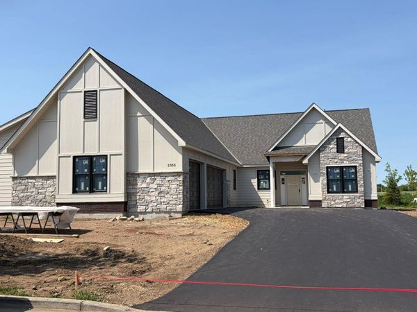 2355 Sydney Lane, Hudson, WI 54016