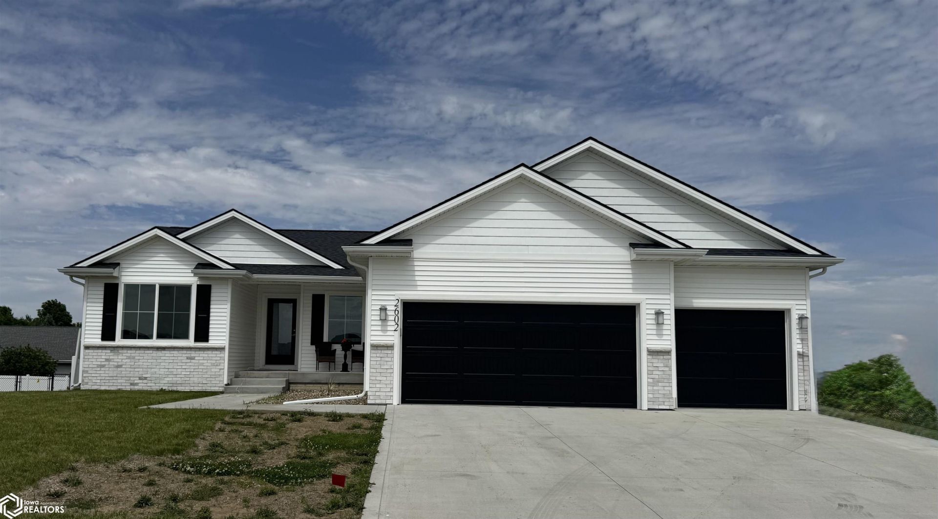 2602 Knollway Drive, Marshalltown, IA 50158 Main Photo