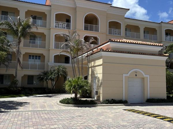 6 E Harbour Isle Dr Drive E, Unit 205, Fort Pierce, FL 34949