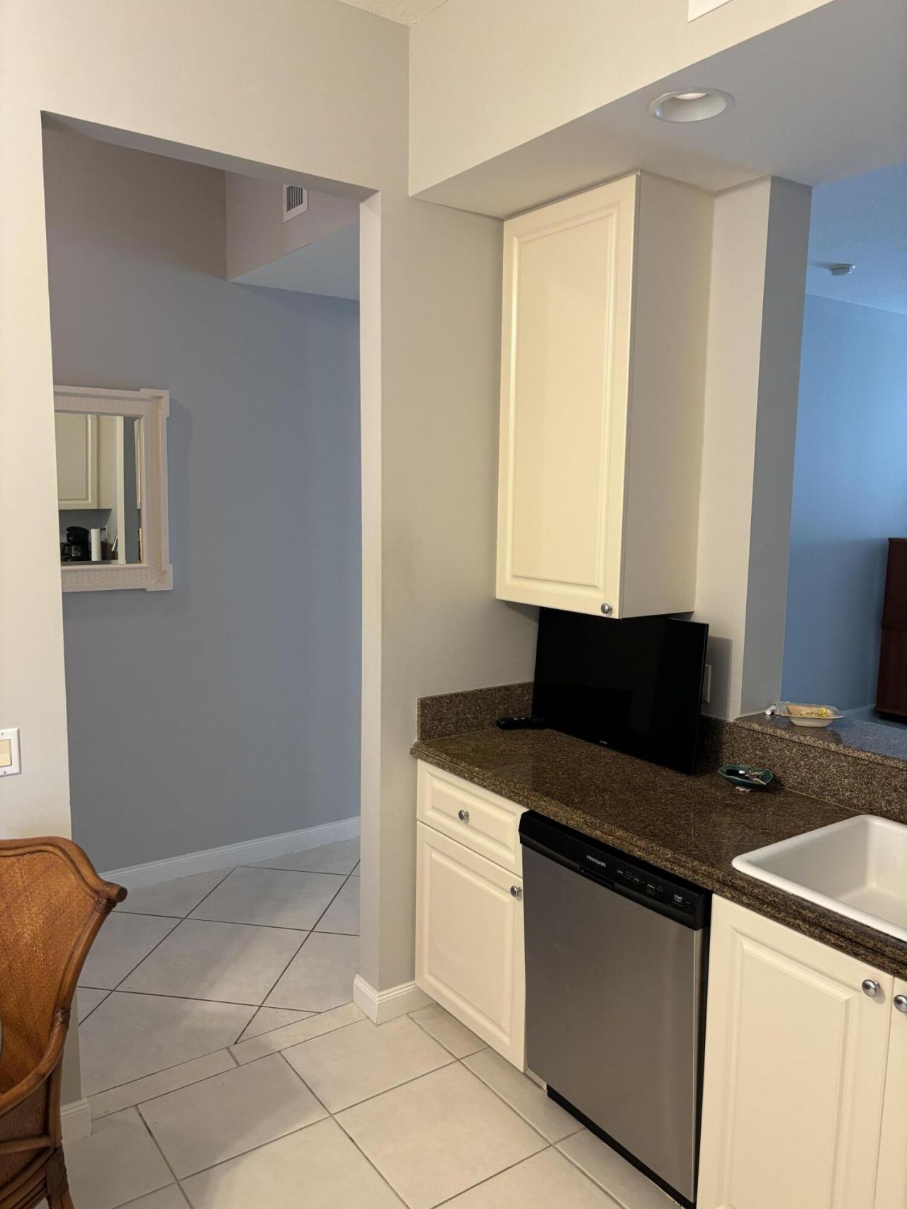 6 E Harbour Isle Dr Drive E, Unit 205, Fort Pierce, FL 34949 Photo
