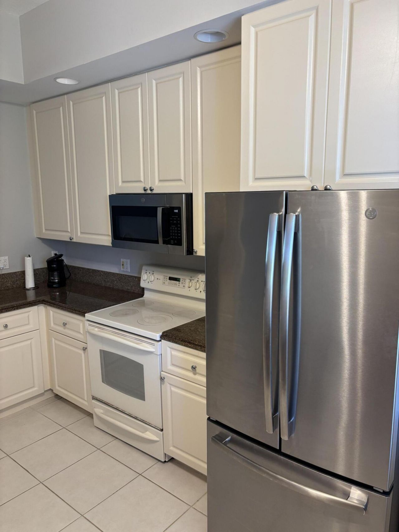6 E Harbour Isle Dr Drive E, Unit 205, Fort Pierce, FL 34949 Photo