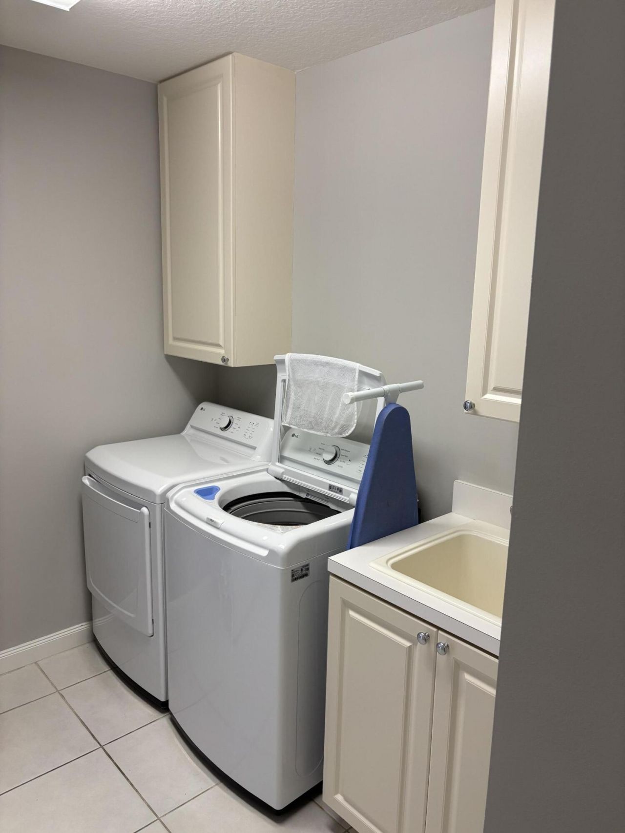 6 E Harbour Isle Dr Drive E, Unit 205, Fort Pierce, FL 34949 Photo