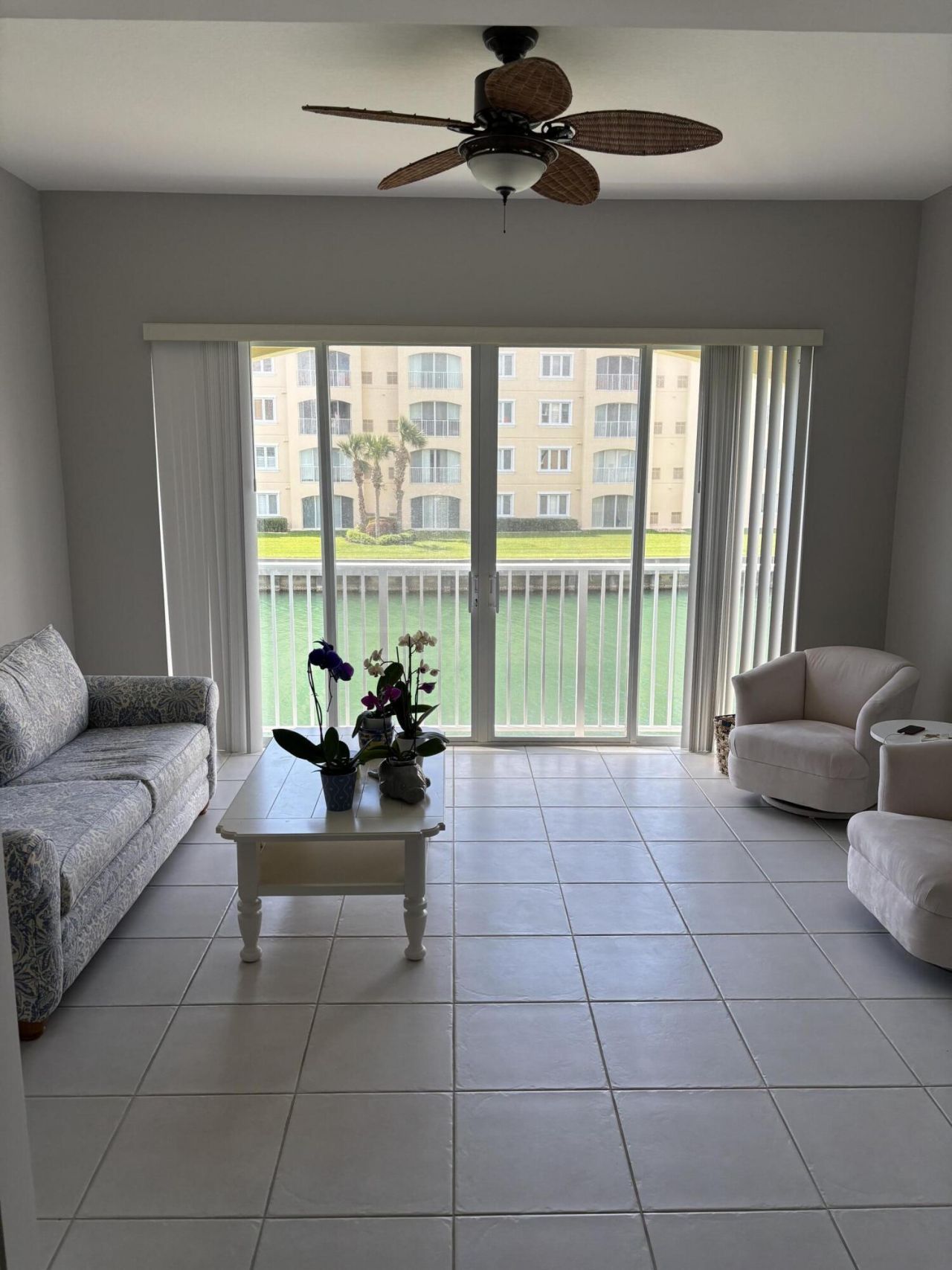 6 E Harbour Isle Dr Drive E, Unit 205, Fort Pierce, FL 34949 Photo