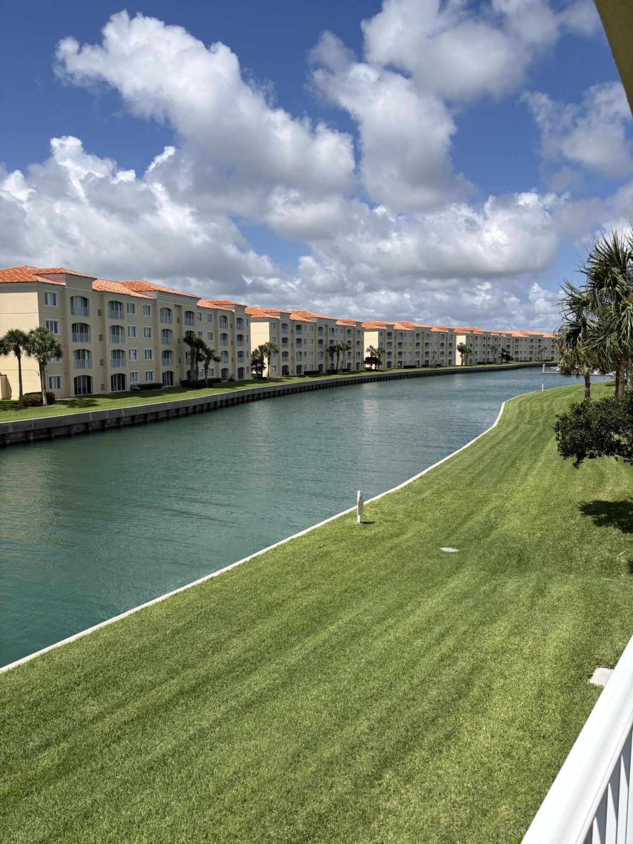 6 E Harbour Isle Dr Drive E, Unit 205, Fort Pierce, FL 34949 Photo