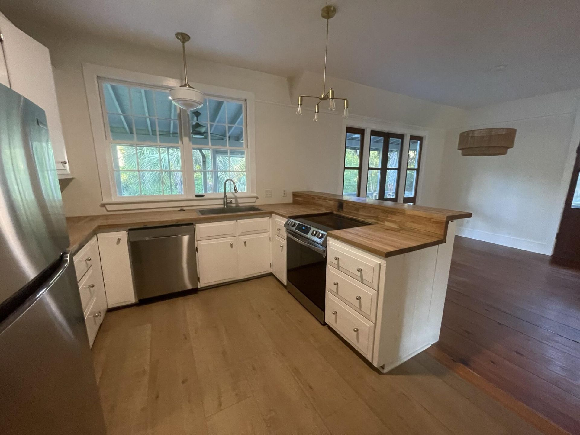 2917 Ion Avenue Photo 6