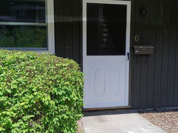 40 Brookside Drive, Unit 6, Brattleboro, VT 05301