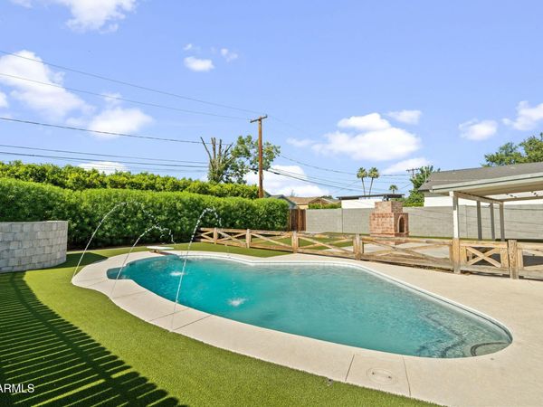 4234 E EARLL Drive, Phoenix, AZ 85018