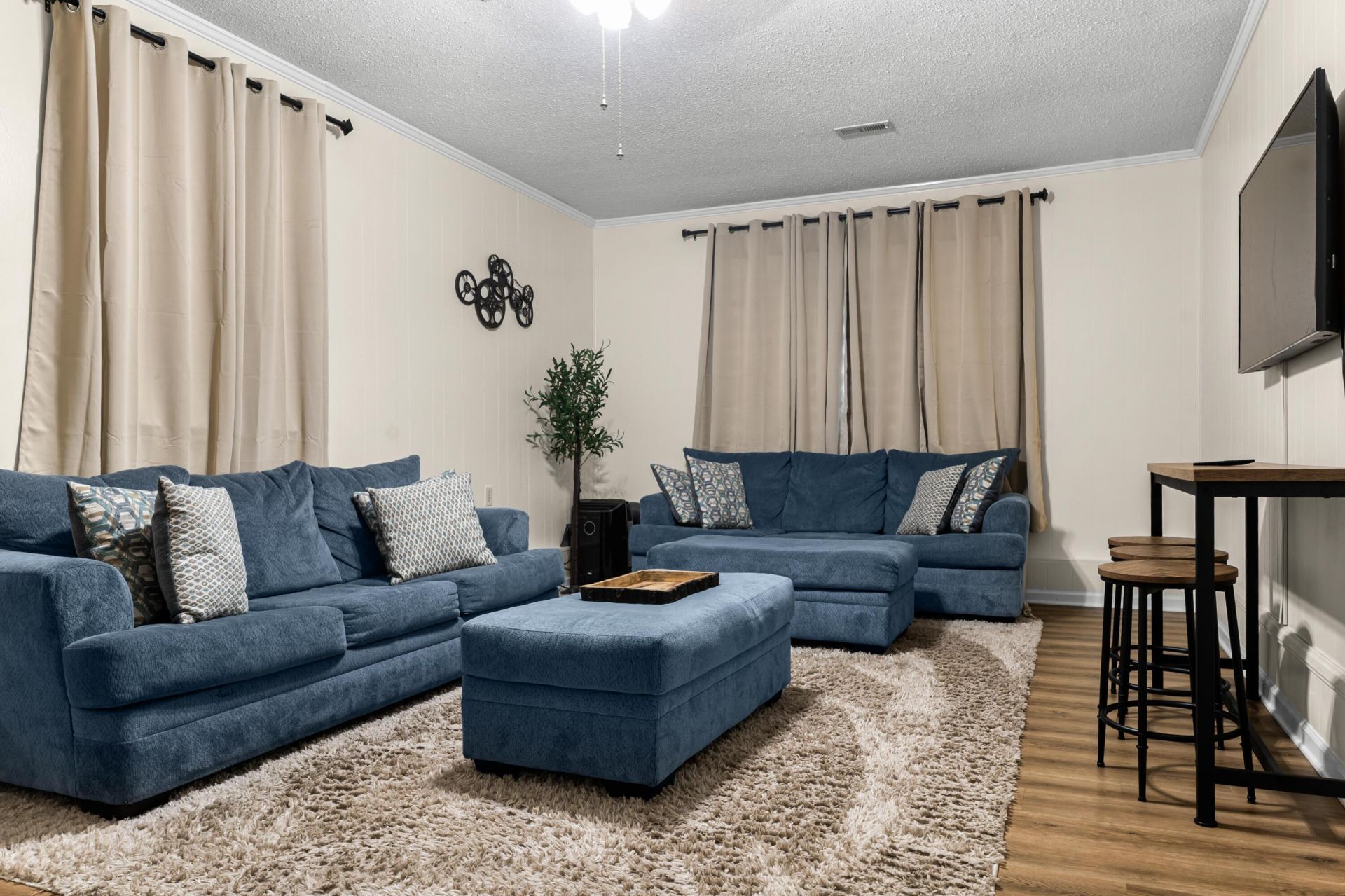 1353 Marshall Street Photo 13
