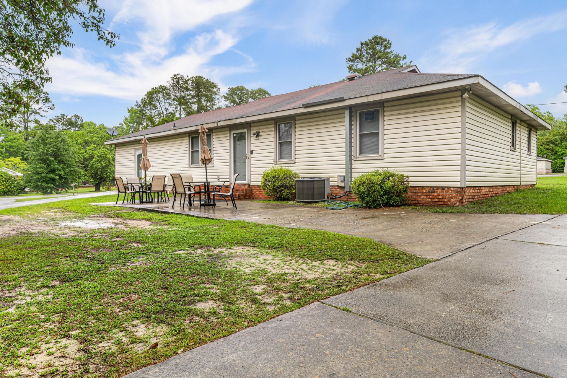 1353 Marshall Street Photo 23