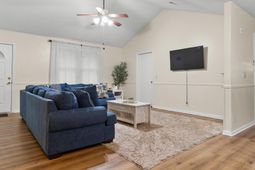 1353 Marshall Street photo 4