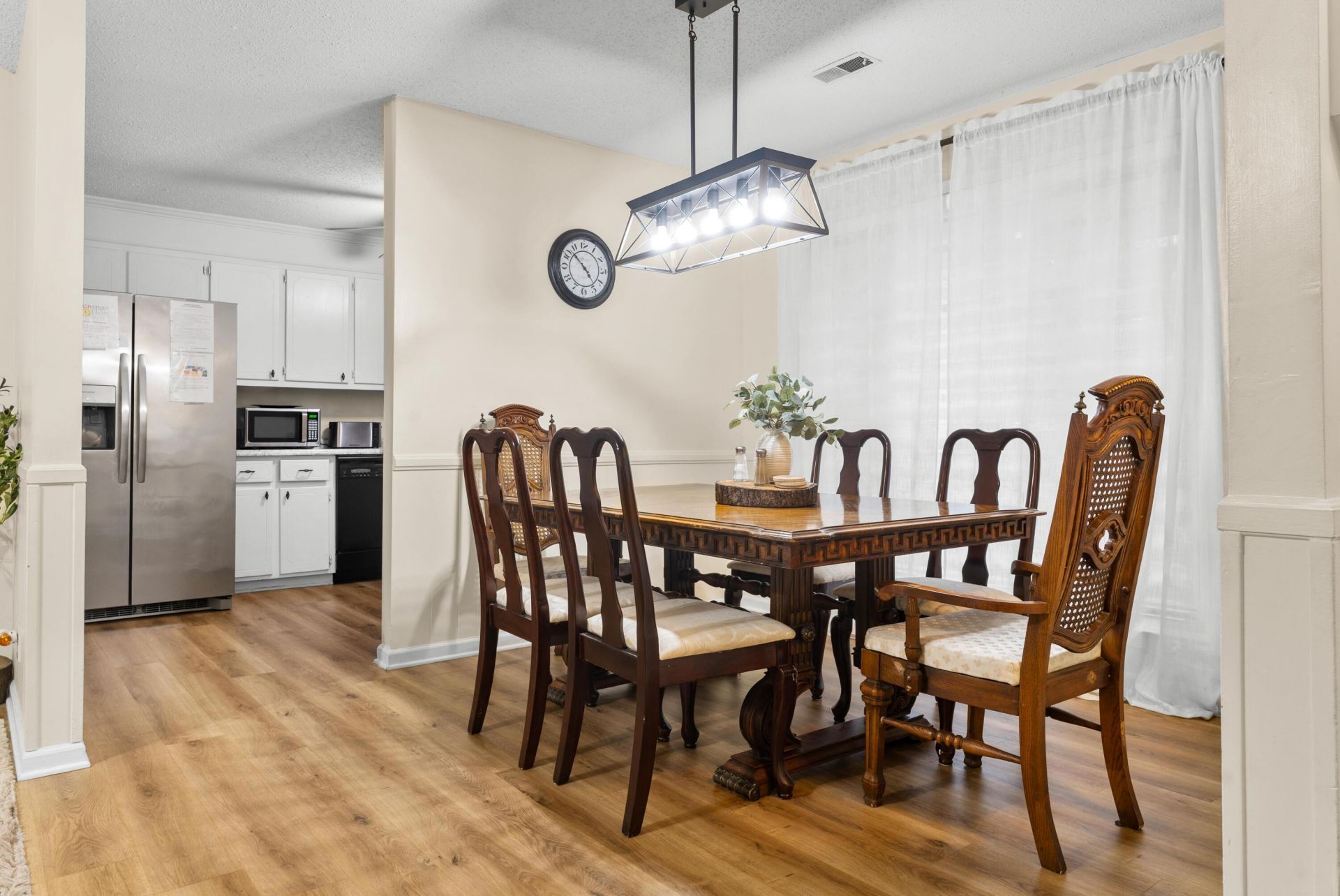 1353 Marshall Street Photo 8