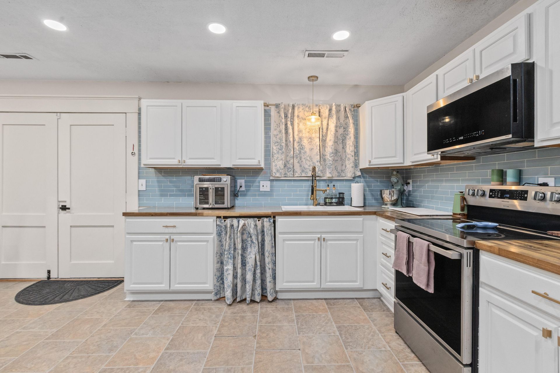 205 Bristow Drive Photo 16
