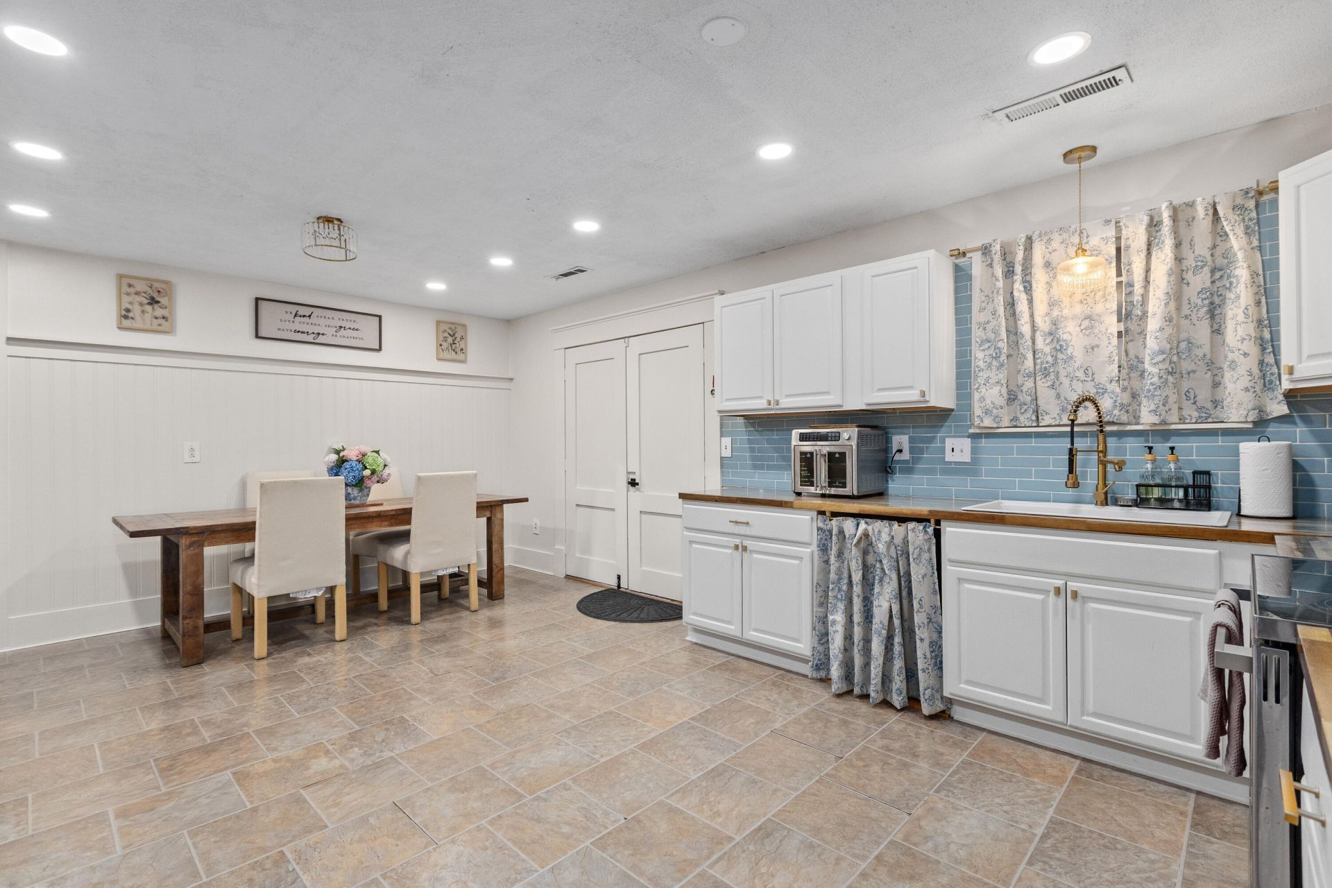 205 Bristow Drive Photo 17