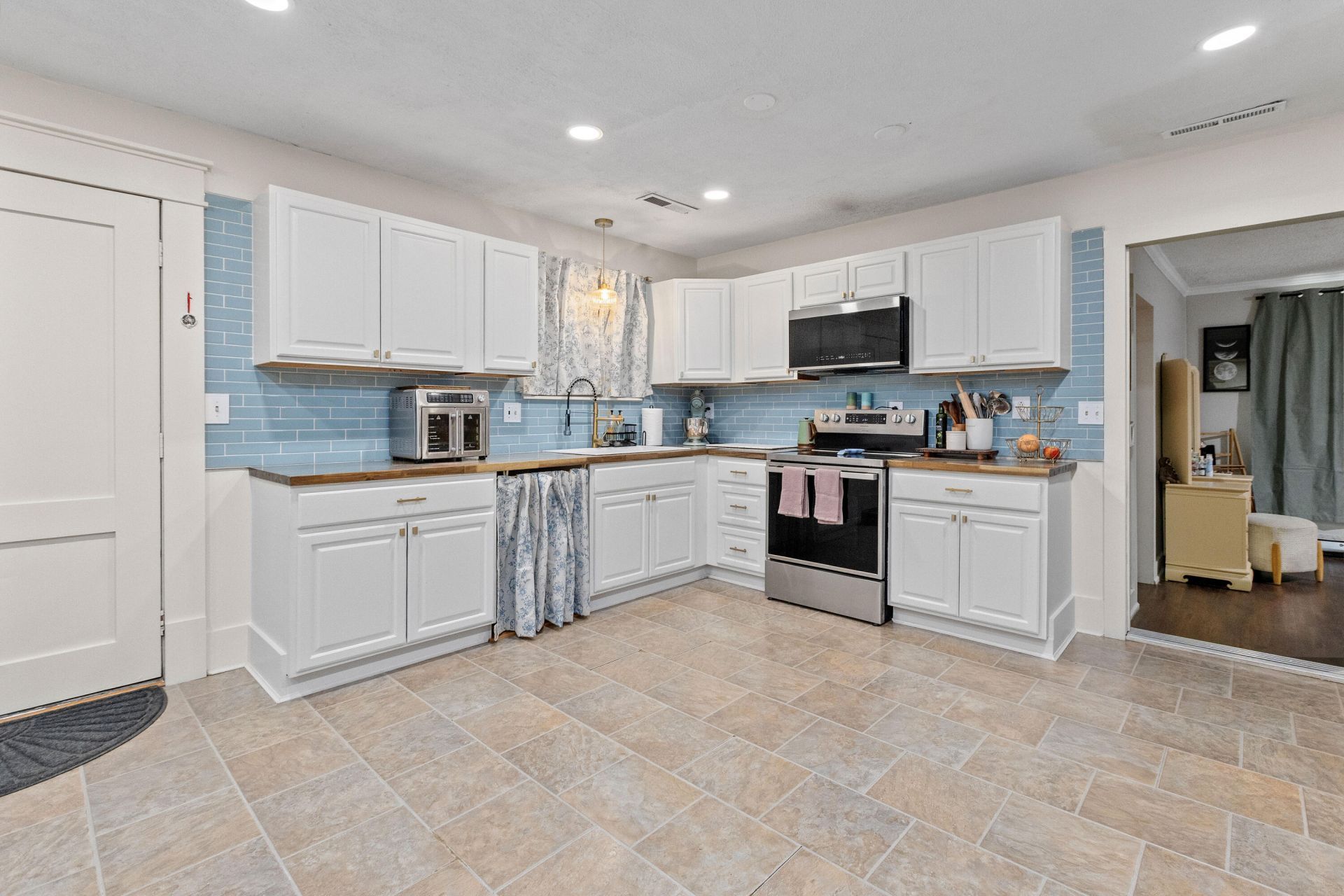 205 Bristow Drive Photo 6