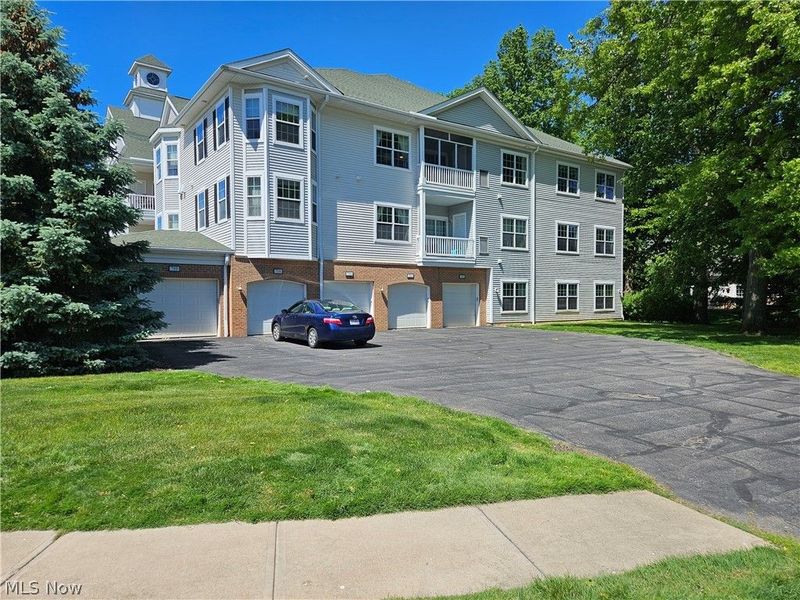 718 Aqua Marine Boulevard, Avon Lake, OH 44012 Photo 2