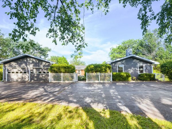 9 Tomahawk Trail , Oswego, IL 60543