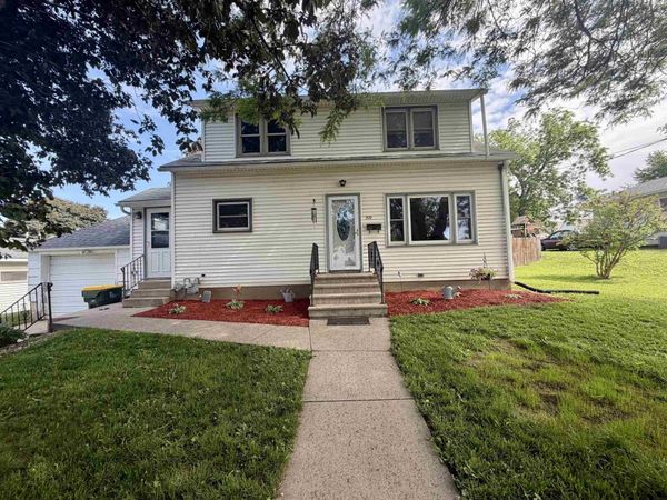 509 SW 2nd Avenue, Waukon, IA 52172