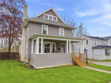 7 1/2 North Street, Le Roy, NY 14482
