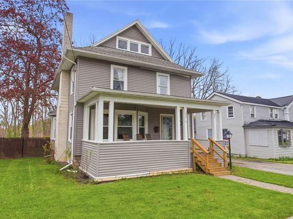7 1/2 North Street, Le Roy, NY 14482