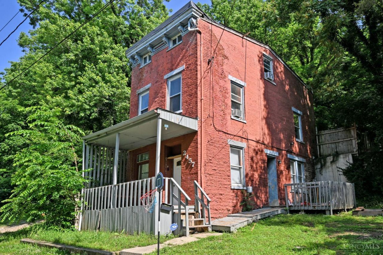 2457 Everglade Place, Cincinnati, OH 45214 Main Photo