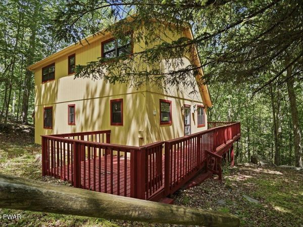 5926 Decker Road, Bushkill, PA 18324