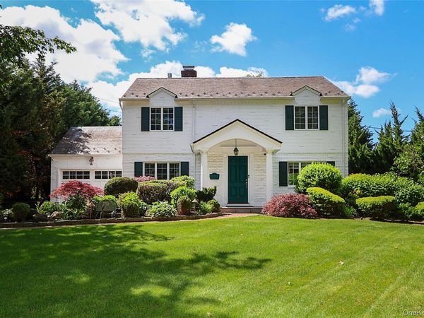 130 Country Club Drive , Manhasset, NY 11030