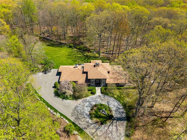 60 Old Aspetong Road, Katonah, NY 10536