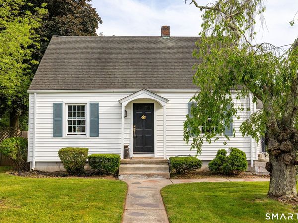 32 Belvedere, North Haven, CT 06473