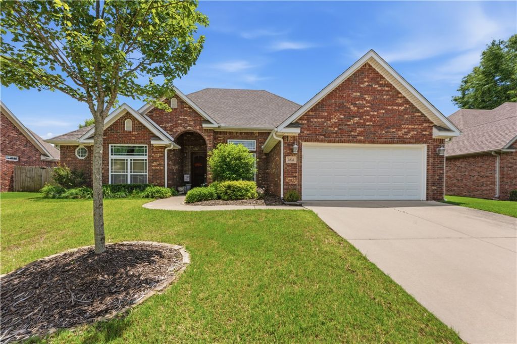 3833 W Edgewater Drive, Fayetteville, AR 72704 Main Photo
