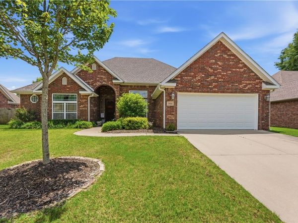 3833 W Edgewater Drive , Fayetteville, AR 72704