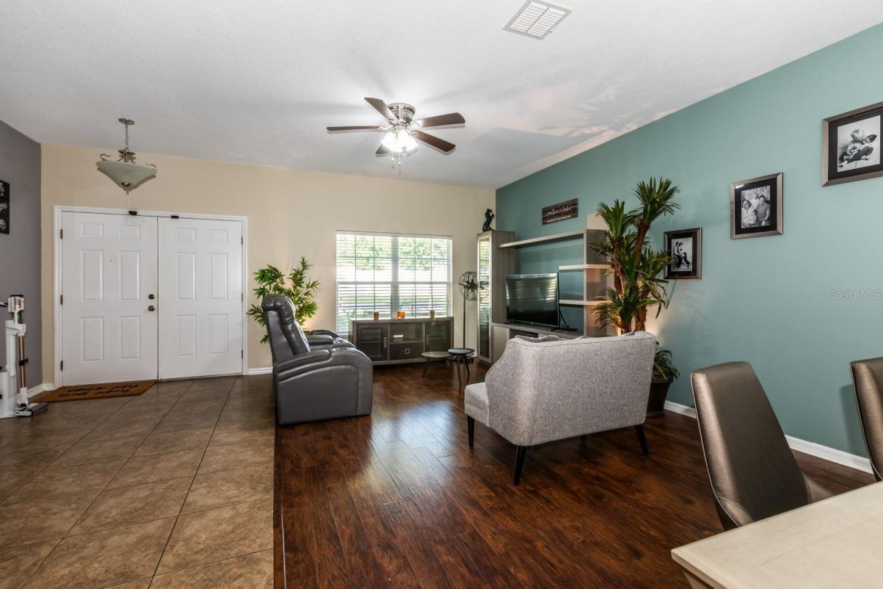 2943 Etowah Park Boulevard , Tavares, FL 32778