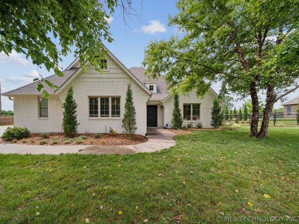 8340 N 66th East Avenue , Owasso, OK 74055