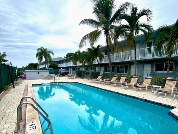 2175 NE 56th Street, Unit 209, Fort Lauderdale, FL 33308