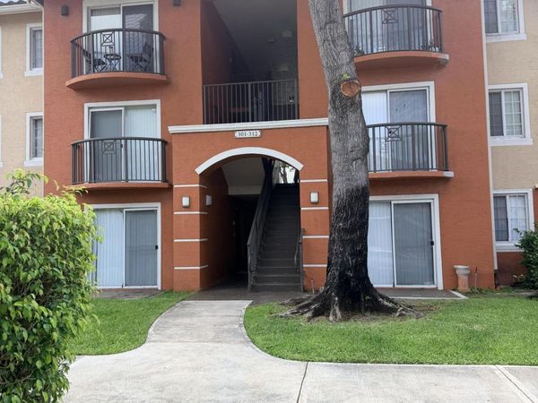 4195 Haverhill Road, Unit 305, West Palm Beach, FL 33417