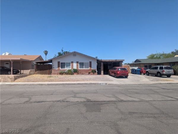 4668 Bennett Drive , Las Vegas, NV 89121