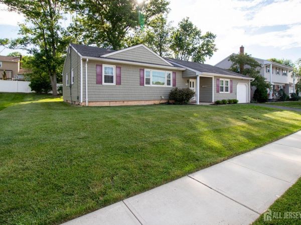 14 Tracey Drive , Milltown, NJ 08850