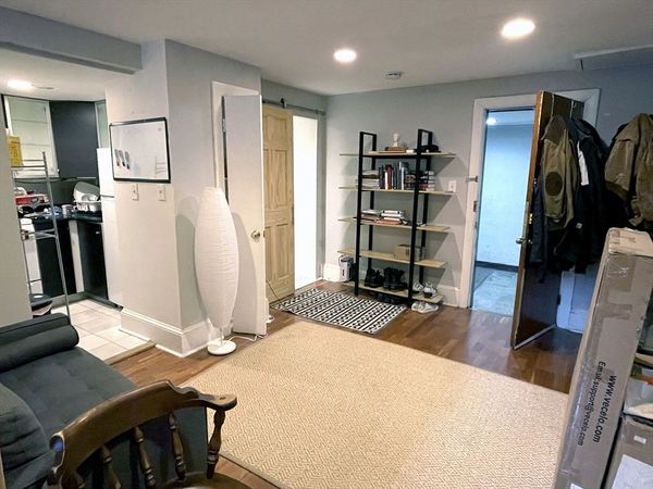 50 Follen St, Unit 4, Cambridge, MA 02138