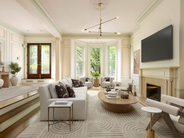 129 Commonwealth Avenue, Boston, MA 02116