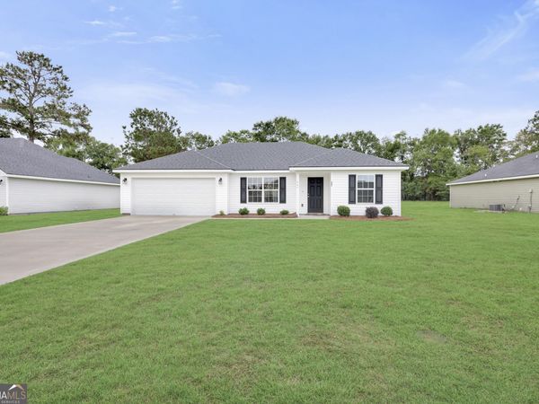 207 Bull Street, Glennville, GA 30427