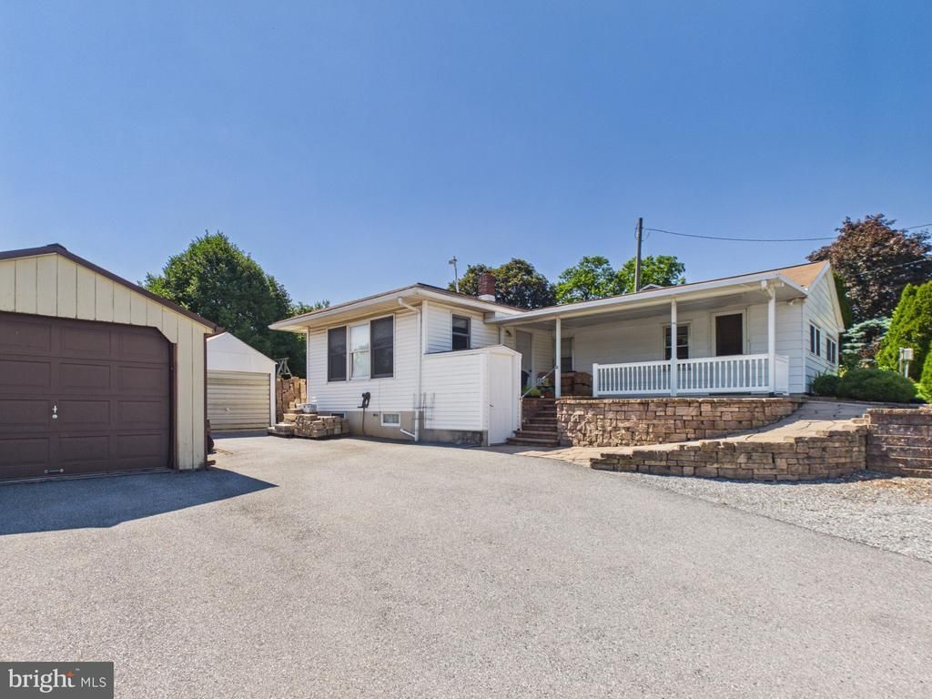 479 SPRING GROVE ROAD , EAST EARL, PA 17519