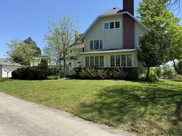 430 W Upton Avenue, Reed City, MI 49677
