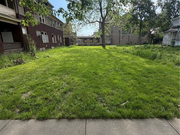736 8th Street , Niagara Falls, NY 14301