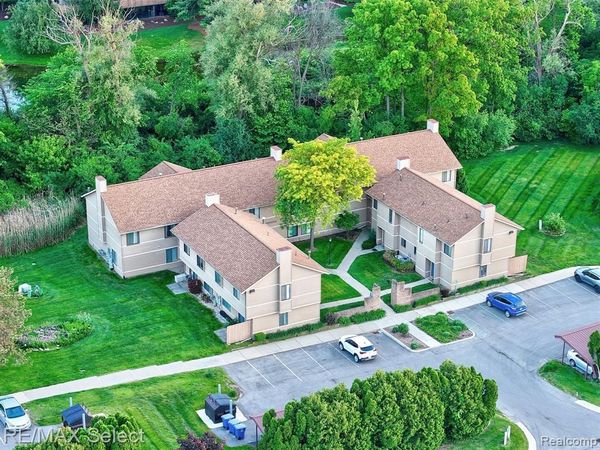 250 Briarcrest Drive, Ann Arbor, MI 48104