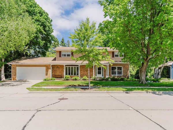 1040 MARICOPA DRIVE, Oshkosh, WI 54904