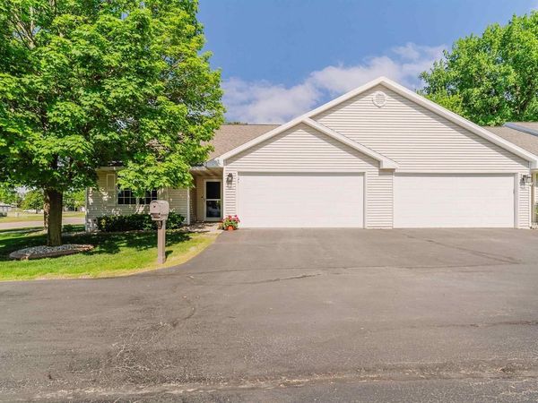 485 W PACKER AVENUE, Oshkosh, WI 54901